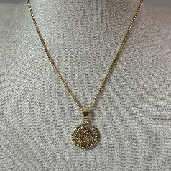 NEW Elegant 1” Pink White CZ 🩷 LOVE MOM Pendant 18k Gold Filled Necklace - Picture 4 of 4